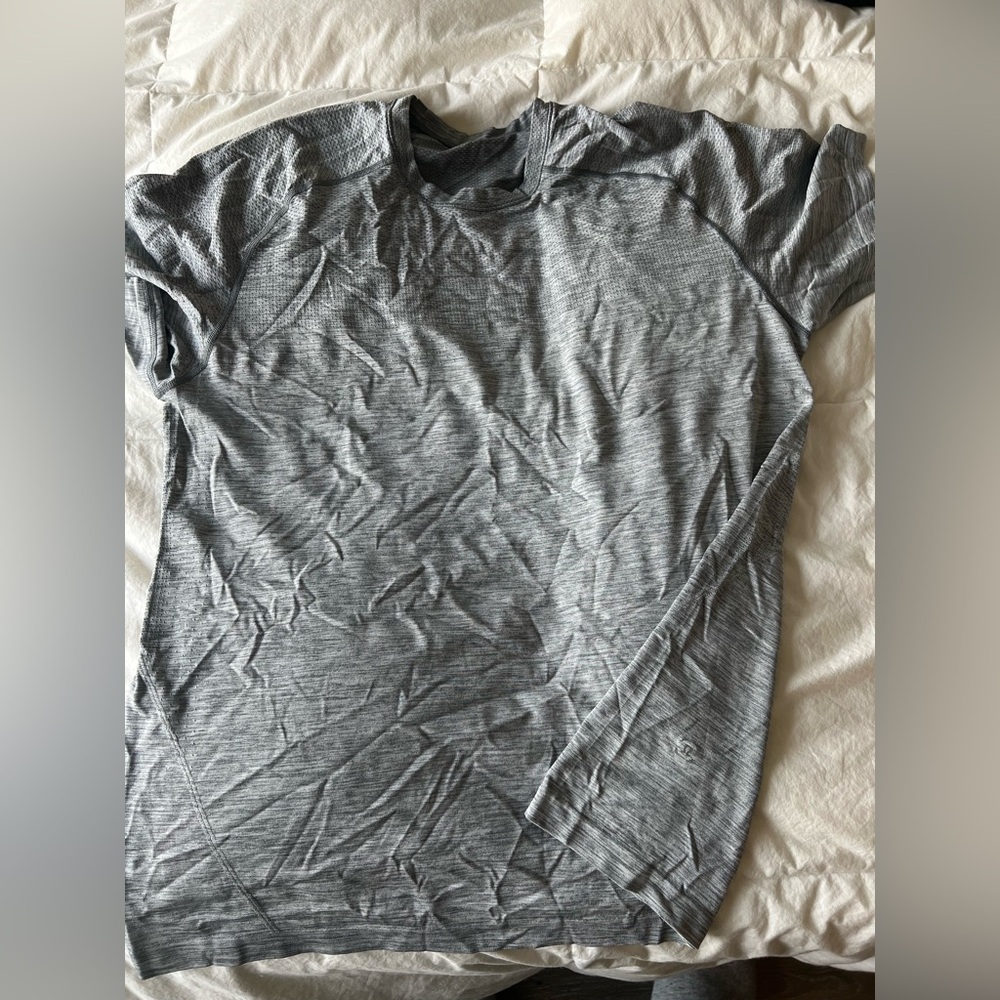 Lululemonn metal vent tech men’s Large
